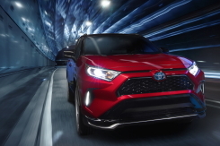 トヨタカローラ山形から2020年6月新型RAV4 PHV新登場。
