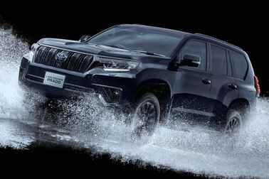 特別仕様車TX“Lパッケージ・Black Edition”(2.8Lディーゼル車7人乗り)