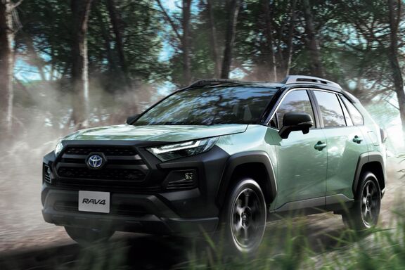 トヨタカローラ山形から新型RAV4「特別仕様車」新登場。