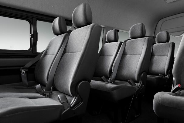 トヨタカローラ山形のハイエースワゴン車種情報ページです。