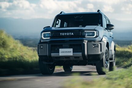 トヨタカローラ山形のランドクルーザーFJ車種情報ページです。