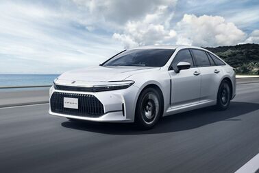トヨタカローラ山形のクラウン車種情報ページです。